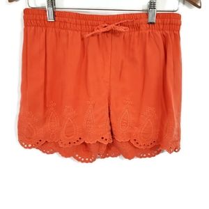 CROWN & IVY | SCALLOPED HEM EMBROIDERED ELASTIC TIE WAISTED SHORT SHORTS SMALL